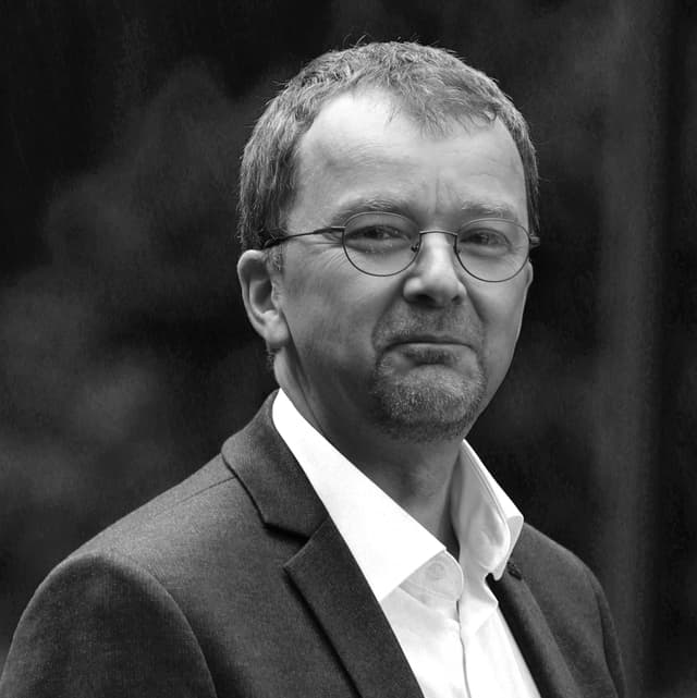 Mike  Plötz