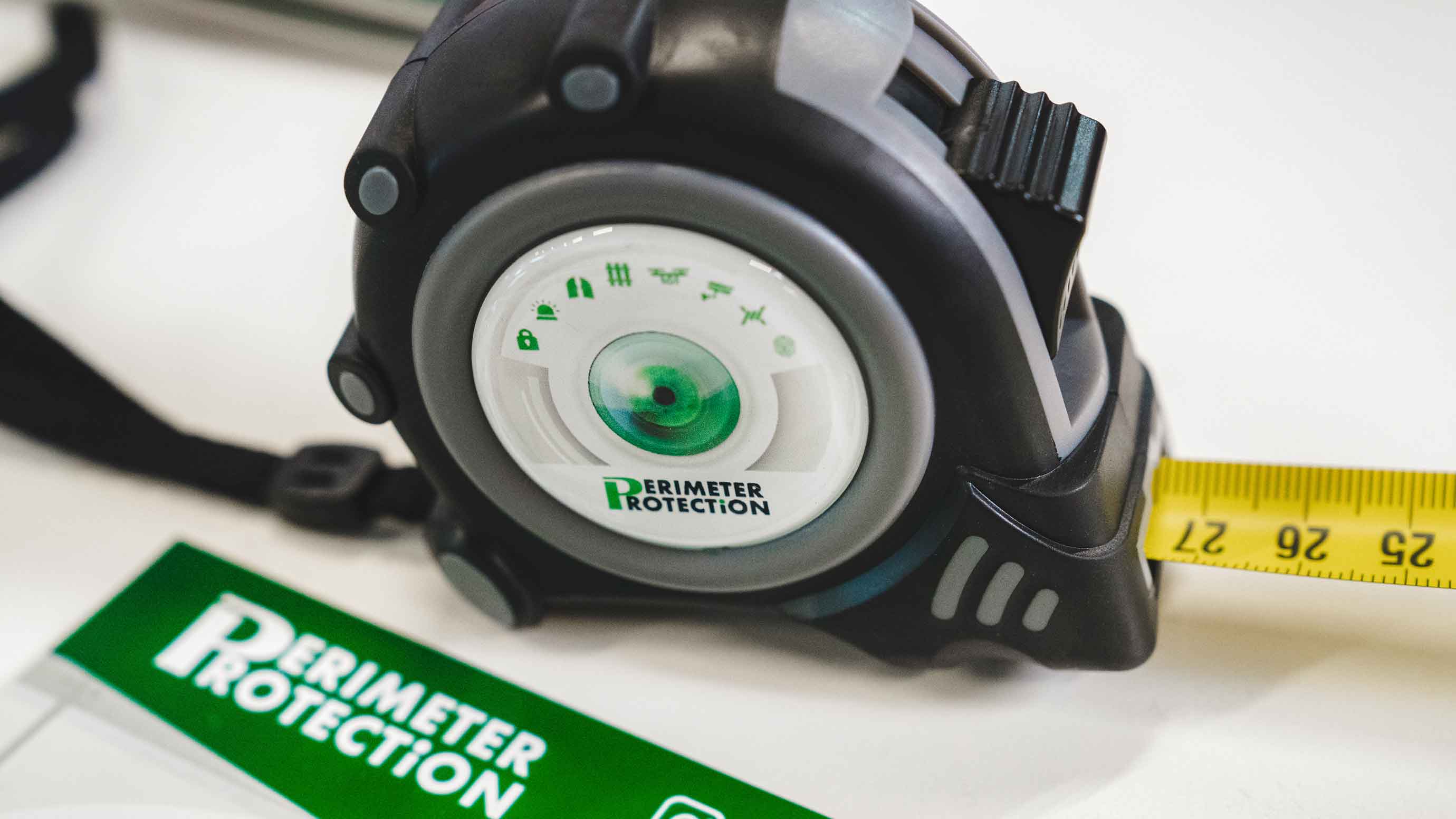 Measuring tape on the perimeter protection